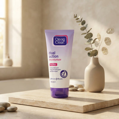 Clean And Clear Dual Action Moisturizer 100ml Oil Free Spot Fighting Formula Hydrating Daily Skincare For Smooth Clear Skin